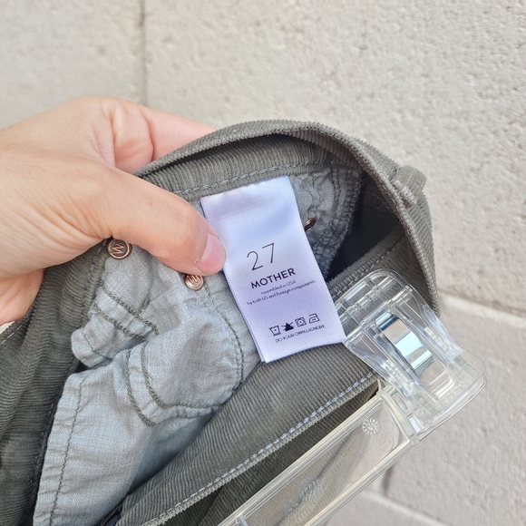 MOTHER | The Dropout Hopscotch Corduroy Cropped Pants in Olive Size 27 - Picture 11 of 13